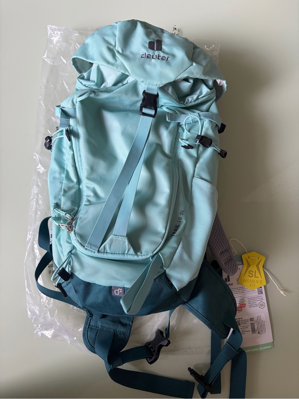 Deuter Trail 16 SL Women’s CUTE!!!